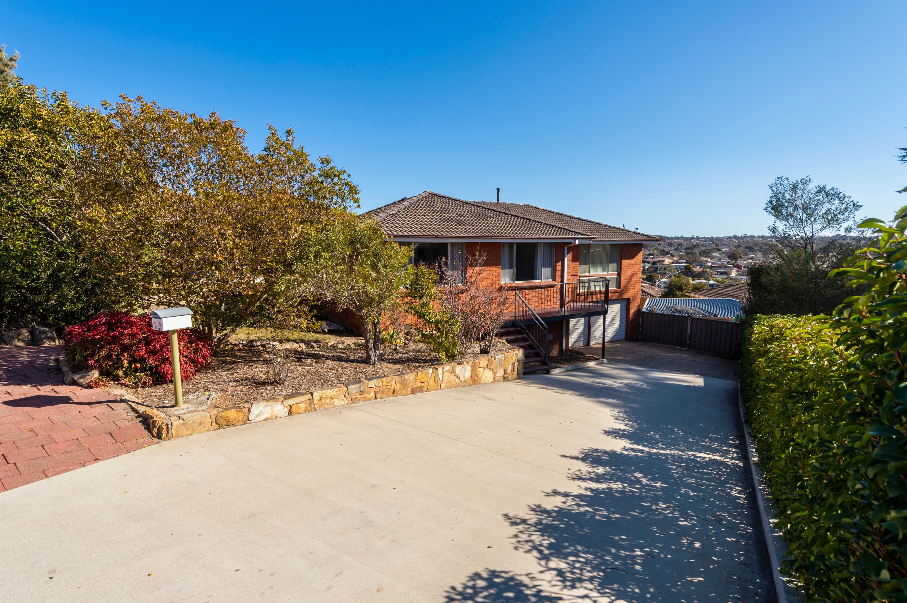 18 Pindari Cresent, Queanbeyan NSW 2620, Queanbeyan - Thumbnail 2