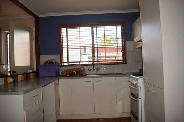 23 Star Street, Tambo QLD 4478, Tambo - Thumbnail 2