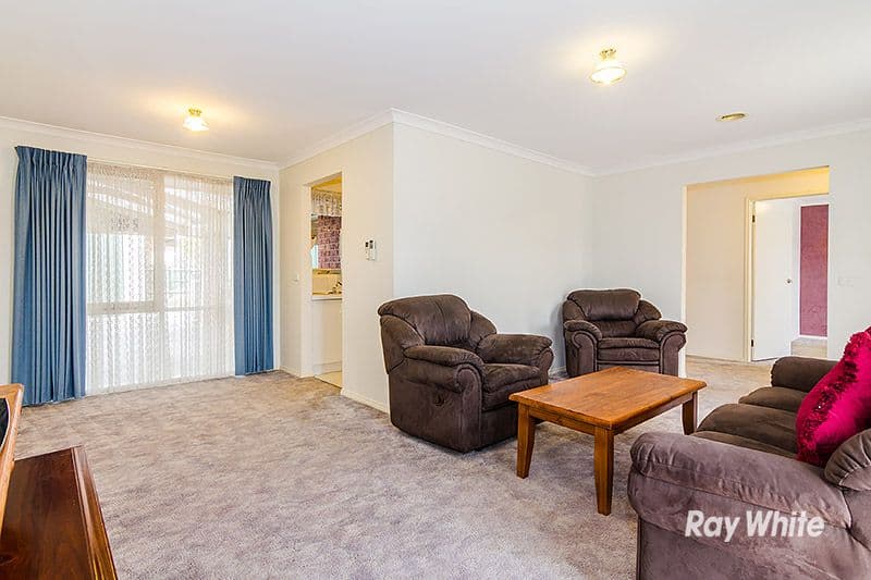 10 Bronhill Court, Cranbourne West VIC 3977, Cranbourne West - Thumbnail 4