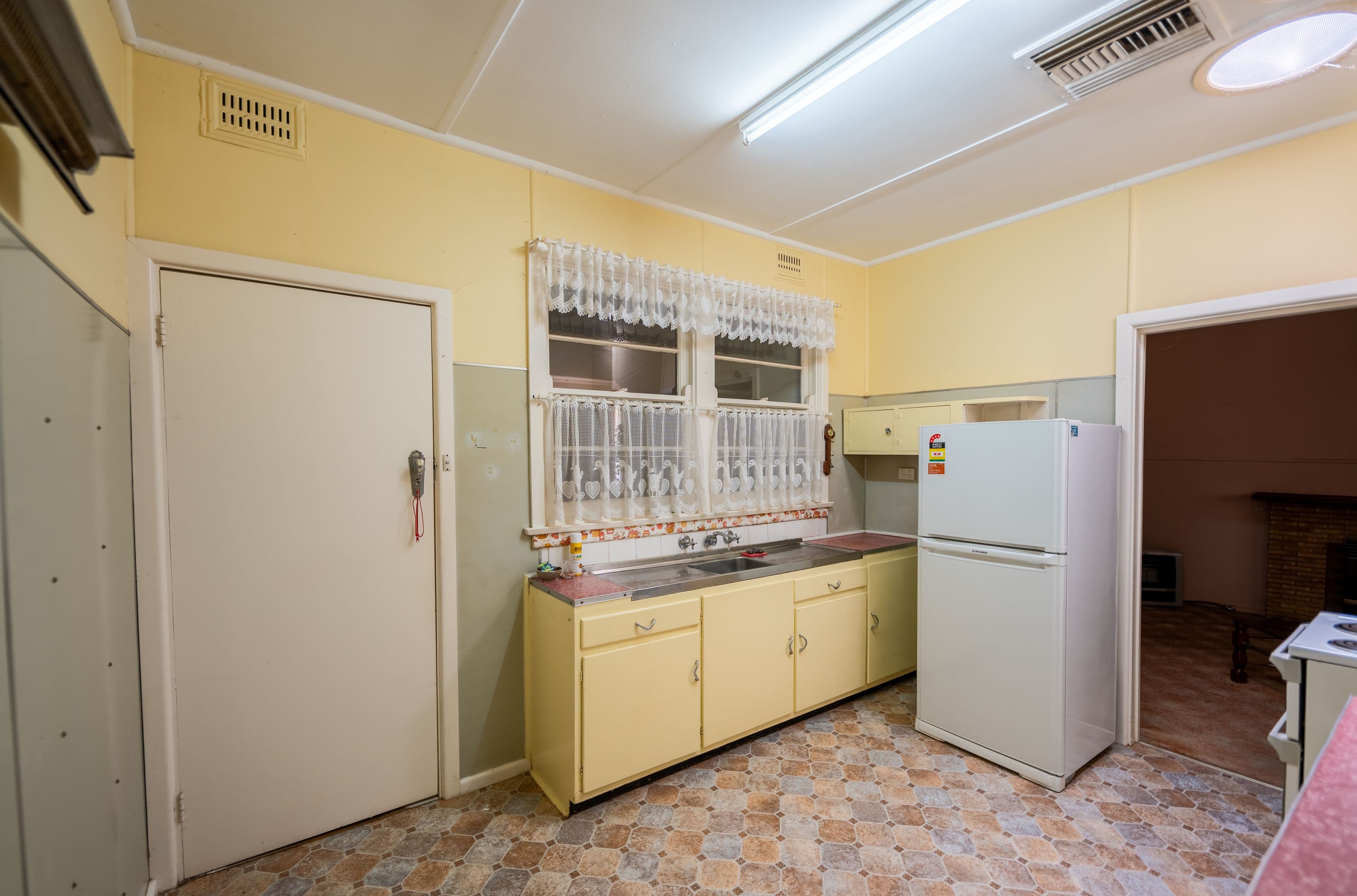 5 Woods Street, Forbes NSW 2871, Forbes - Thumbnail 2