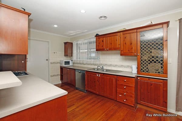 10 Neilsen Crescent, BUNDOORA VIC 3083, Bundoora - Thumbnail 2