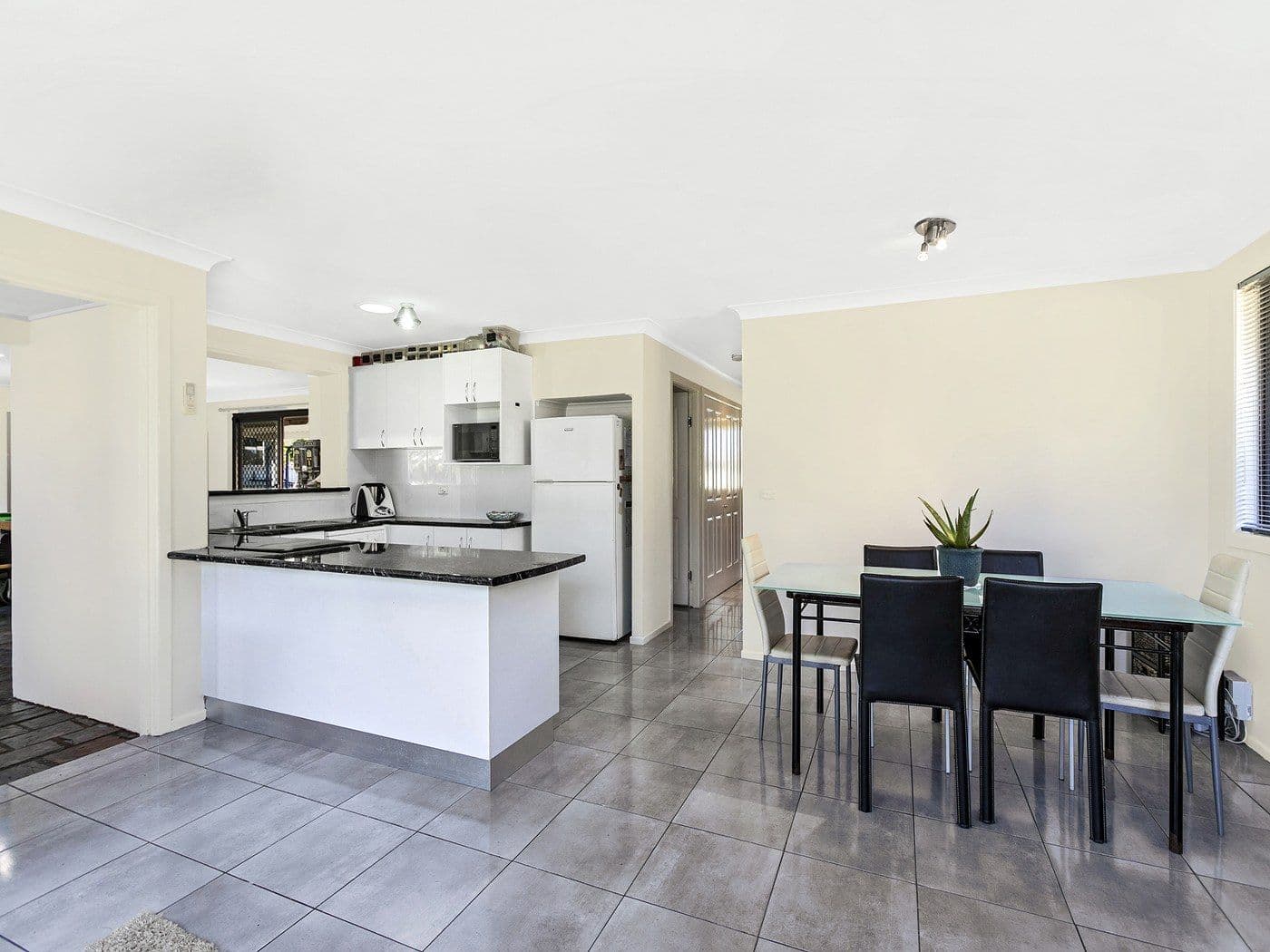 8 Dianne Close, Coffs Harbour - Thumbnail 3