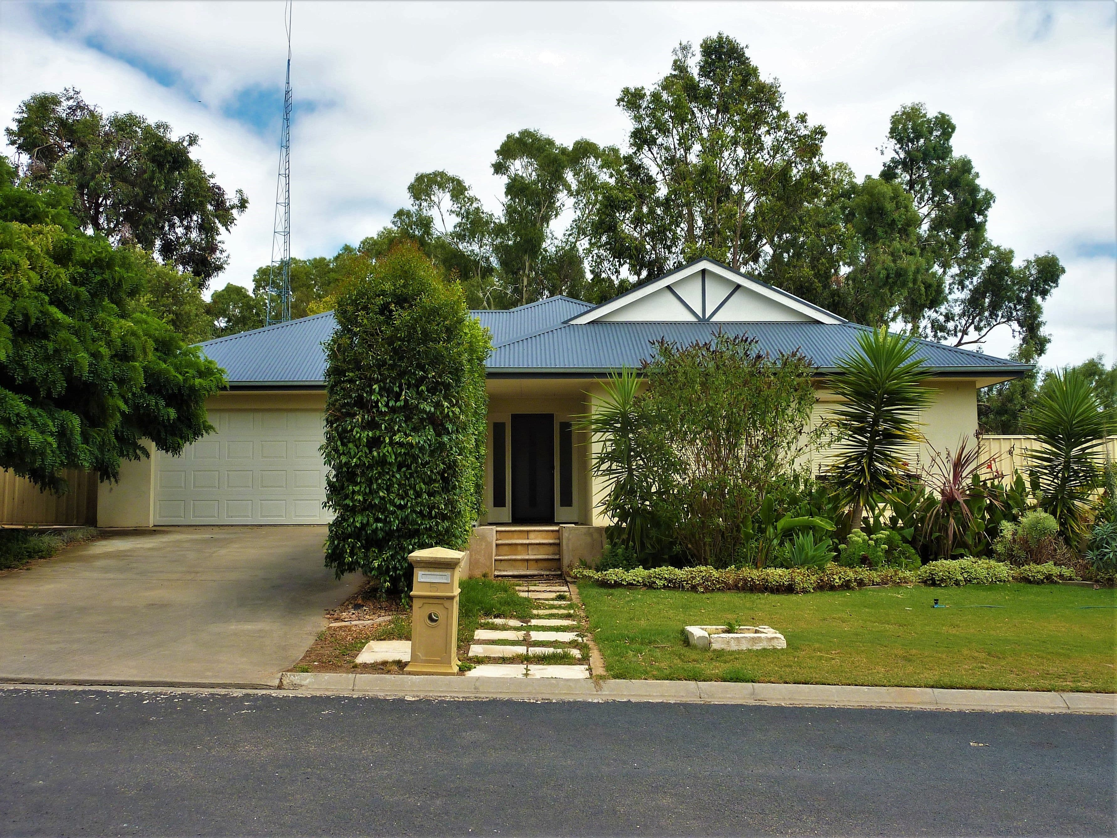 5 Osborne Court, Bordertown SA 5268, Bordertown - Image 1