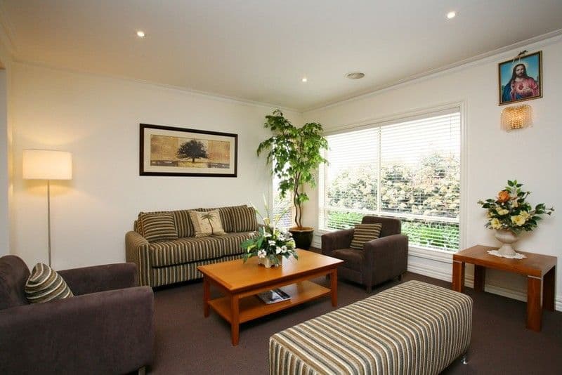 5 Rosemary Court, BERWICK VIC 3806, Berwick - Thumbnail 2