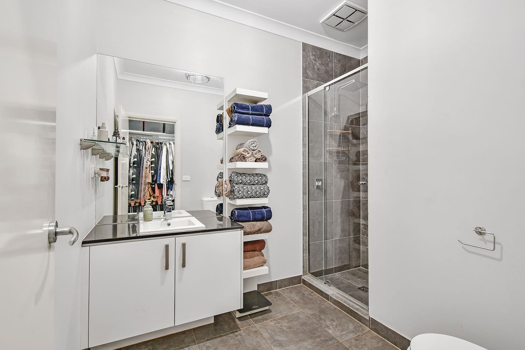 13 Isabel Street, Pakenham VIC 3810, Pakenham - Thumbnail 3