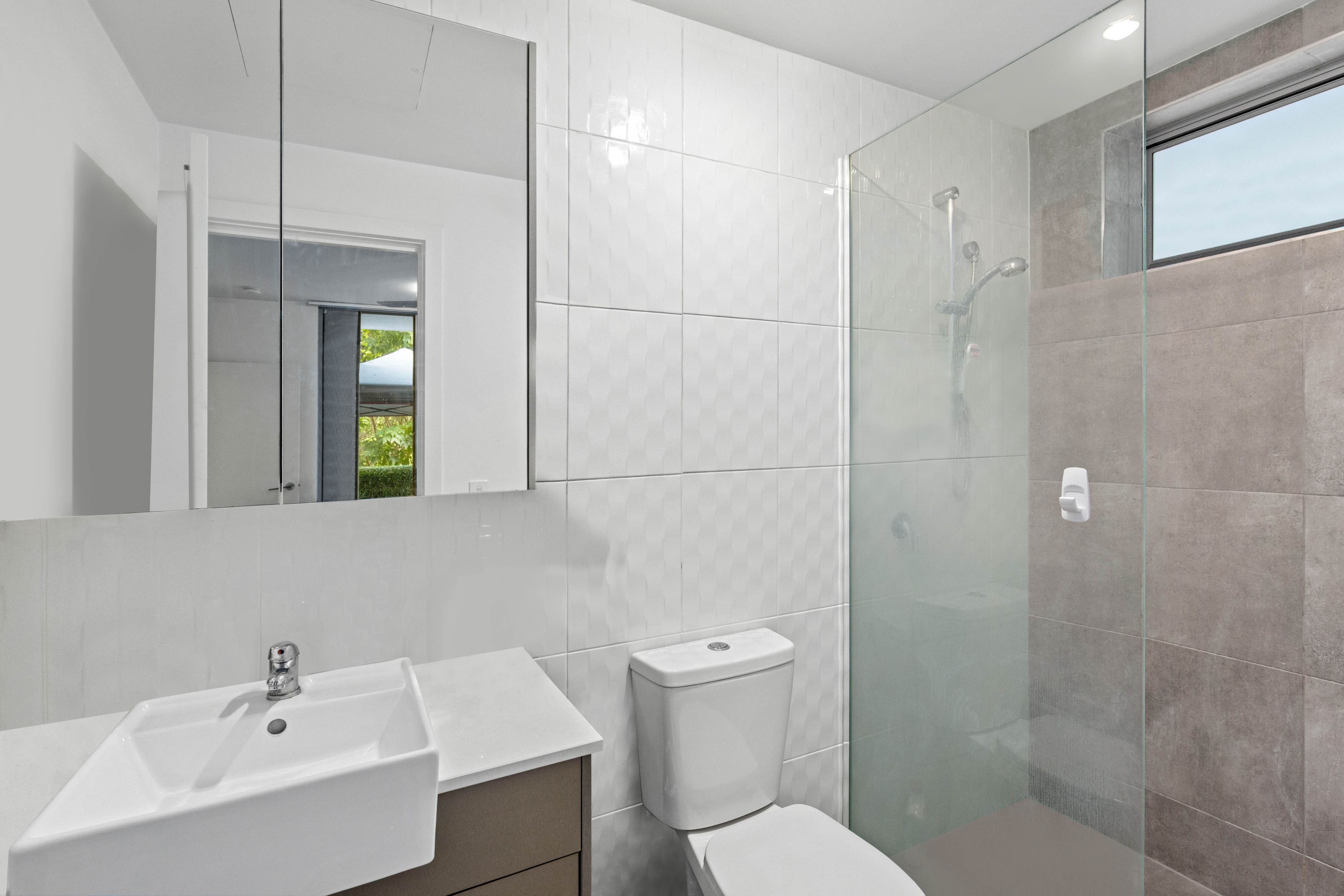 32 Nathan Avenue, Ashgrove QLD 4060, Ashgrove - Thumbnail 2