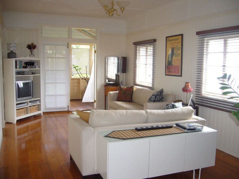 22 Oxley Drive, HOLLAND PARK QLD 4121, Holland Park - Thumbnail 3