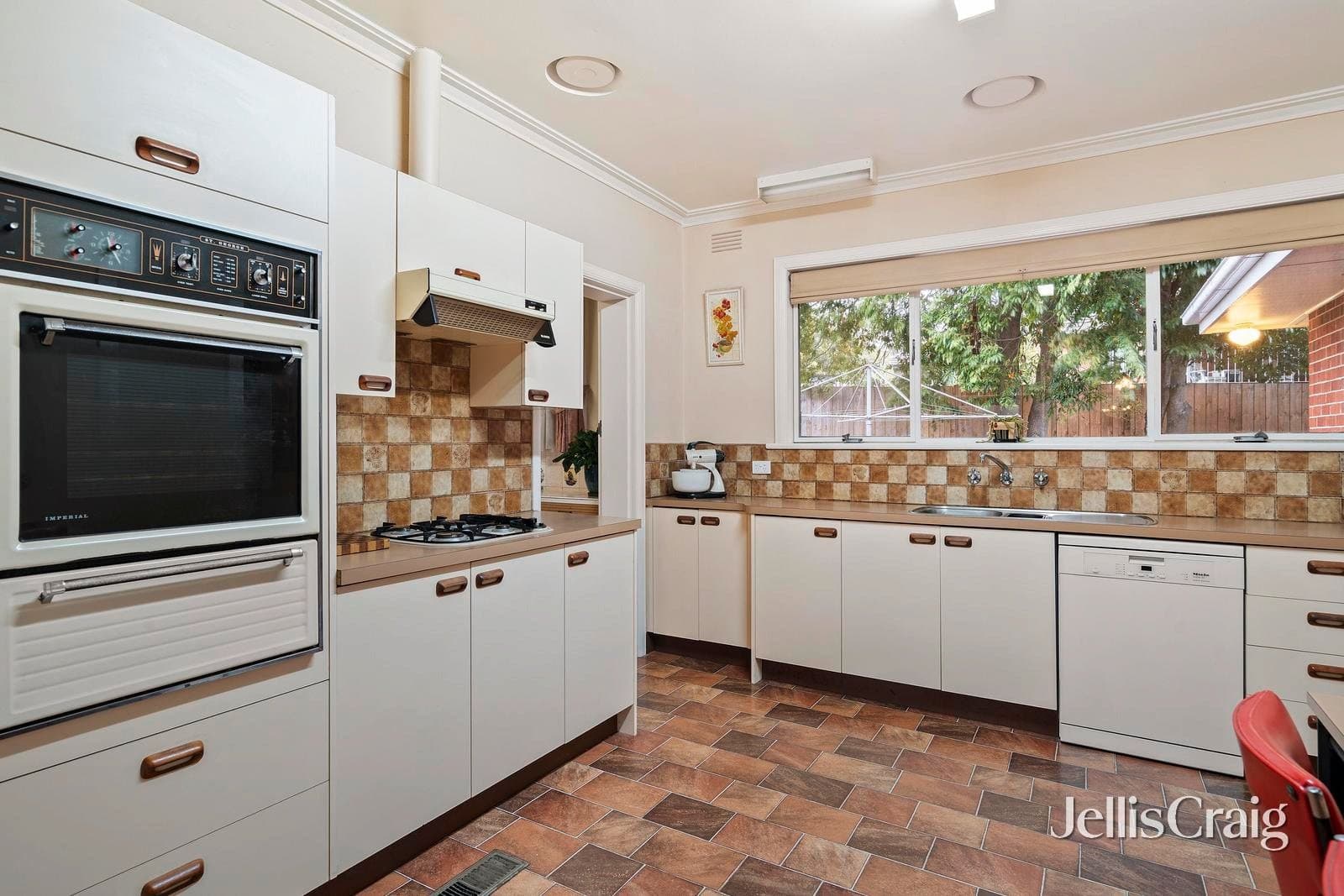 22 Smithdene Avenue, Ringwood East, Ringwood East - Thumbnail 7