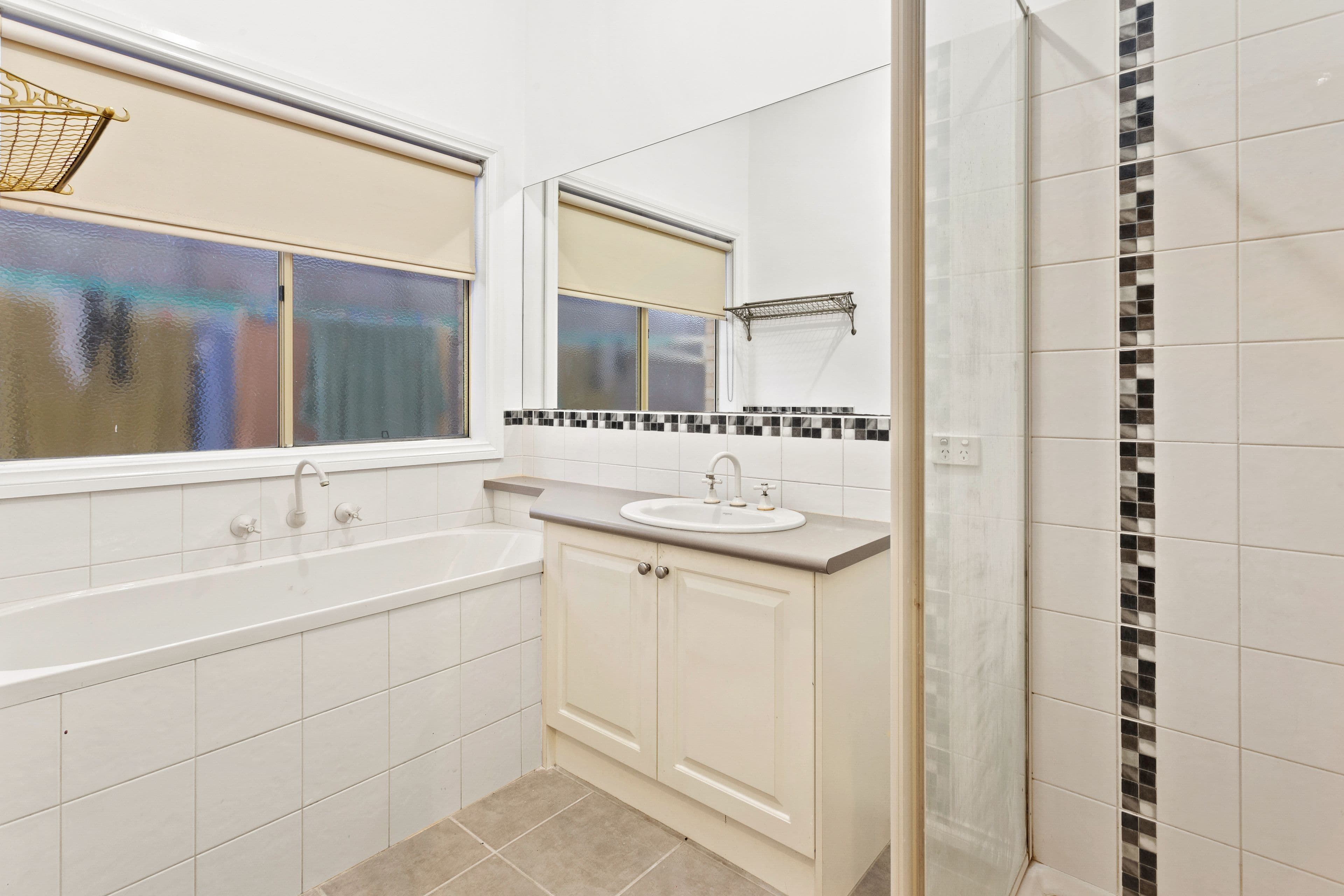 1 Hale Place, Pakenham VIC 3810, Pakenham - Thumbnail 7