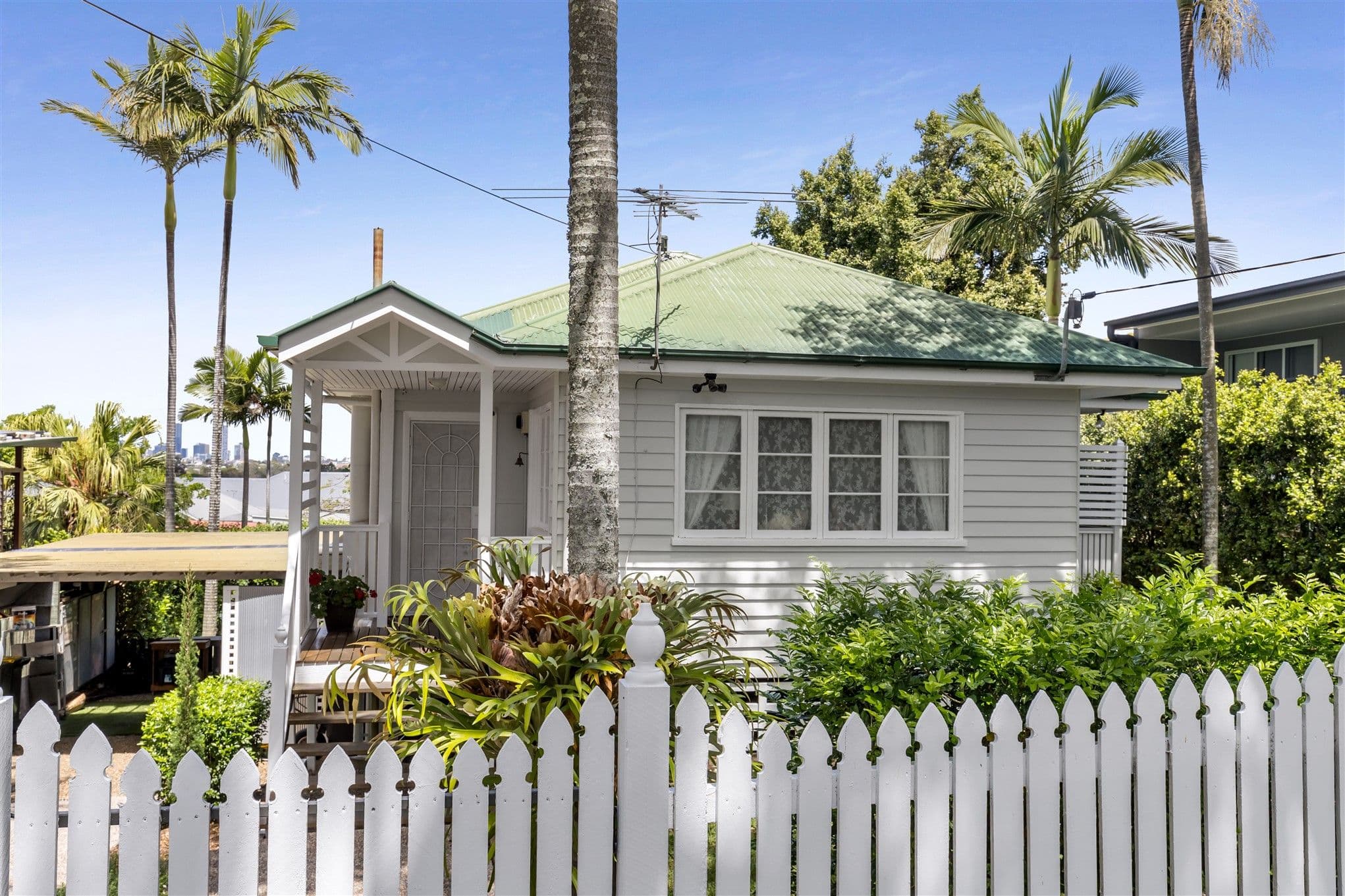 6 Waroon Street, Stafford QLD 4053, Stafford - Thumbnail 2