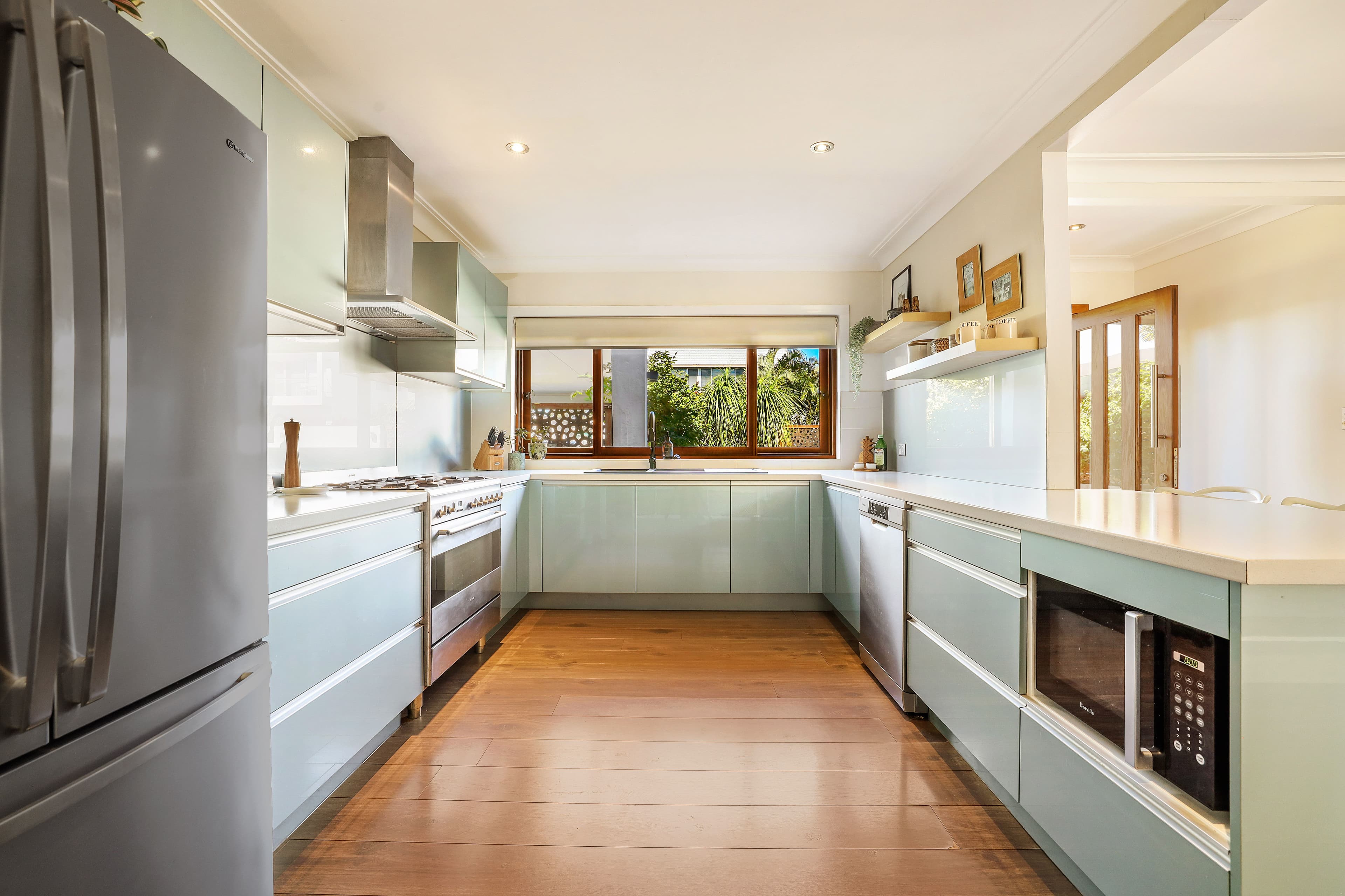 19 Ray Street, Runaway Bay QLD 4216, Runaway Bay - Thumbnail 3