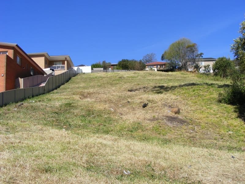 37 Whimbrel Avenue, LAKE HEIGHTS NSW 2502, Lake Heights - Thumbnail 2