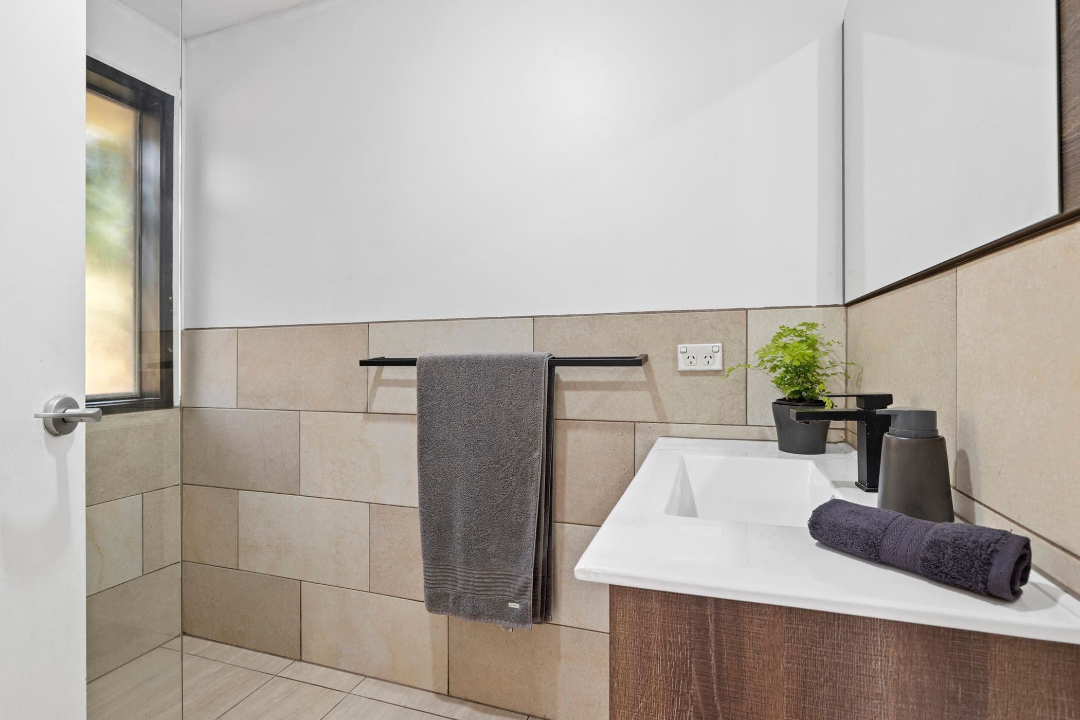 28 Jeffreys Street, Woodend VIC 3442, Woodend - Thumbnail 7
