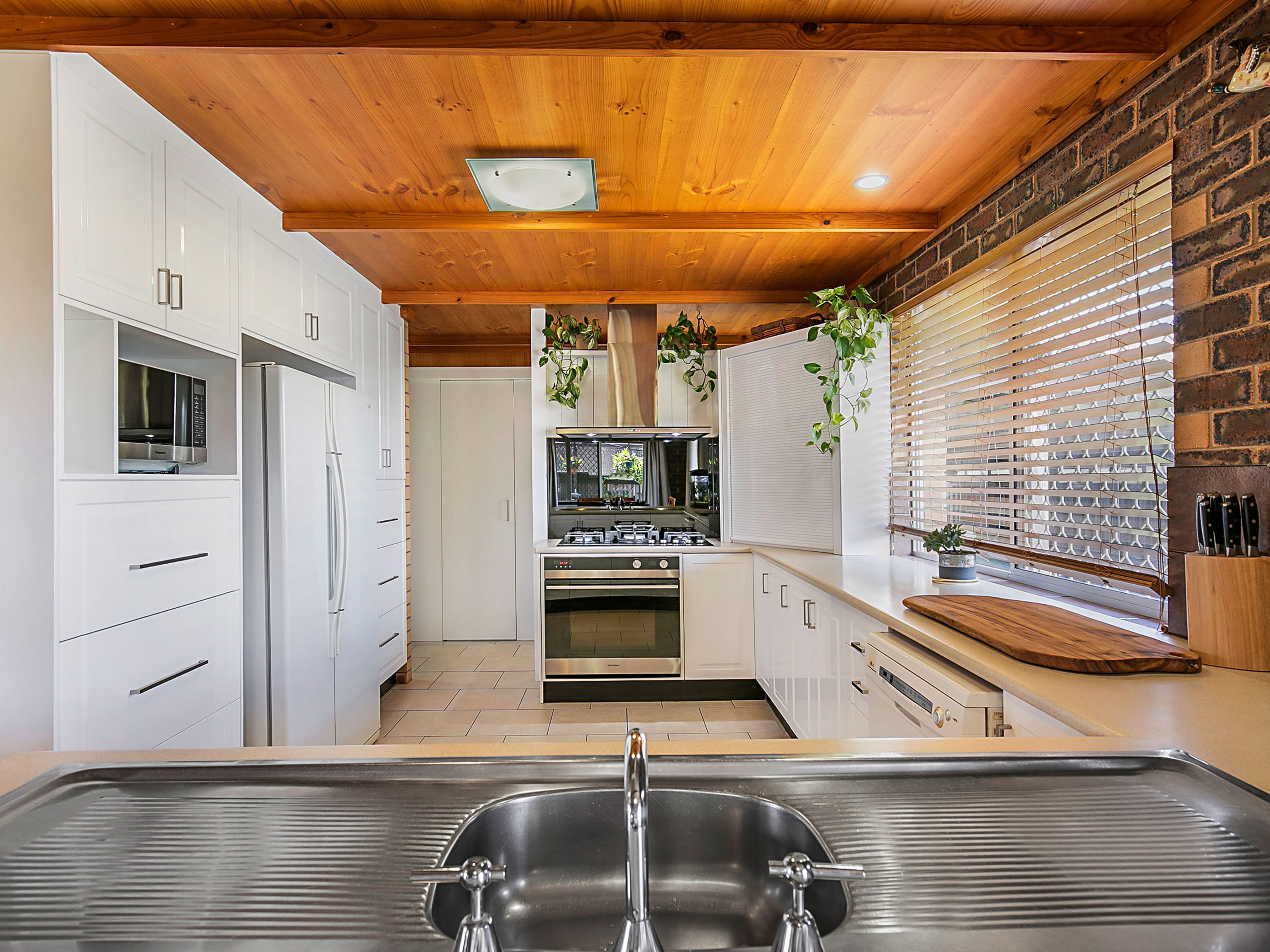 17 Ansett Court, Wilsonton QLD 4350, Wilsonton - Image 1
