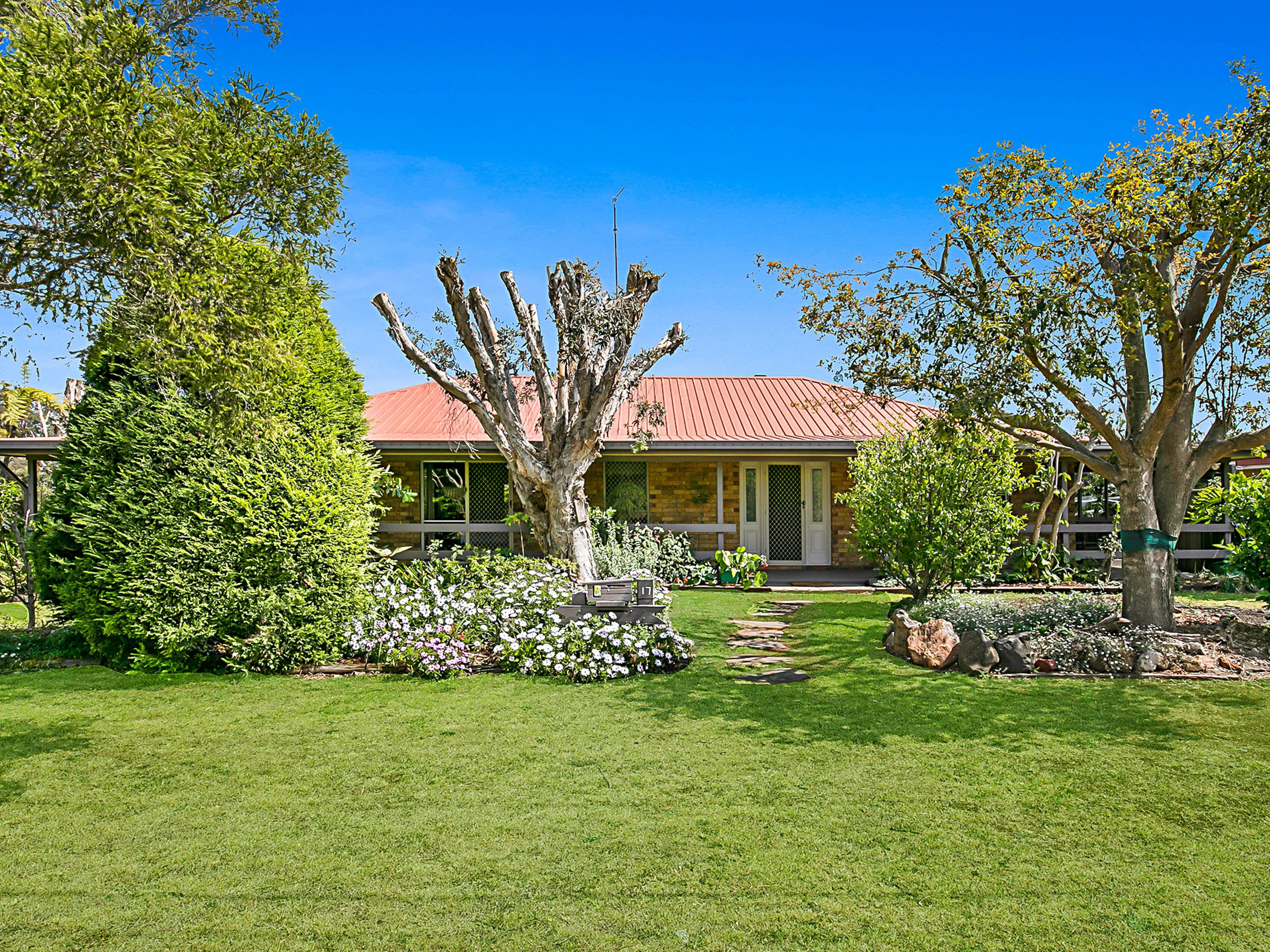 17 Ansett Court, Wilsonton QLD 4350, Wilsonton - Thumbnail 2