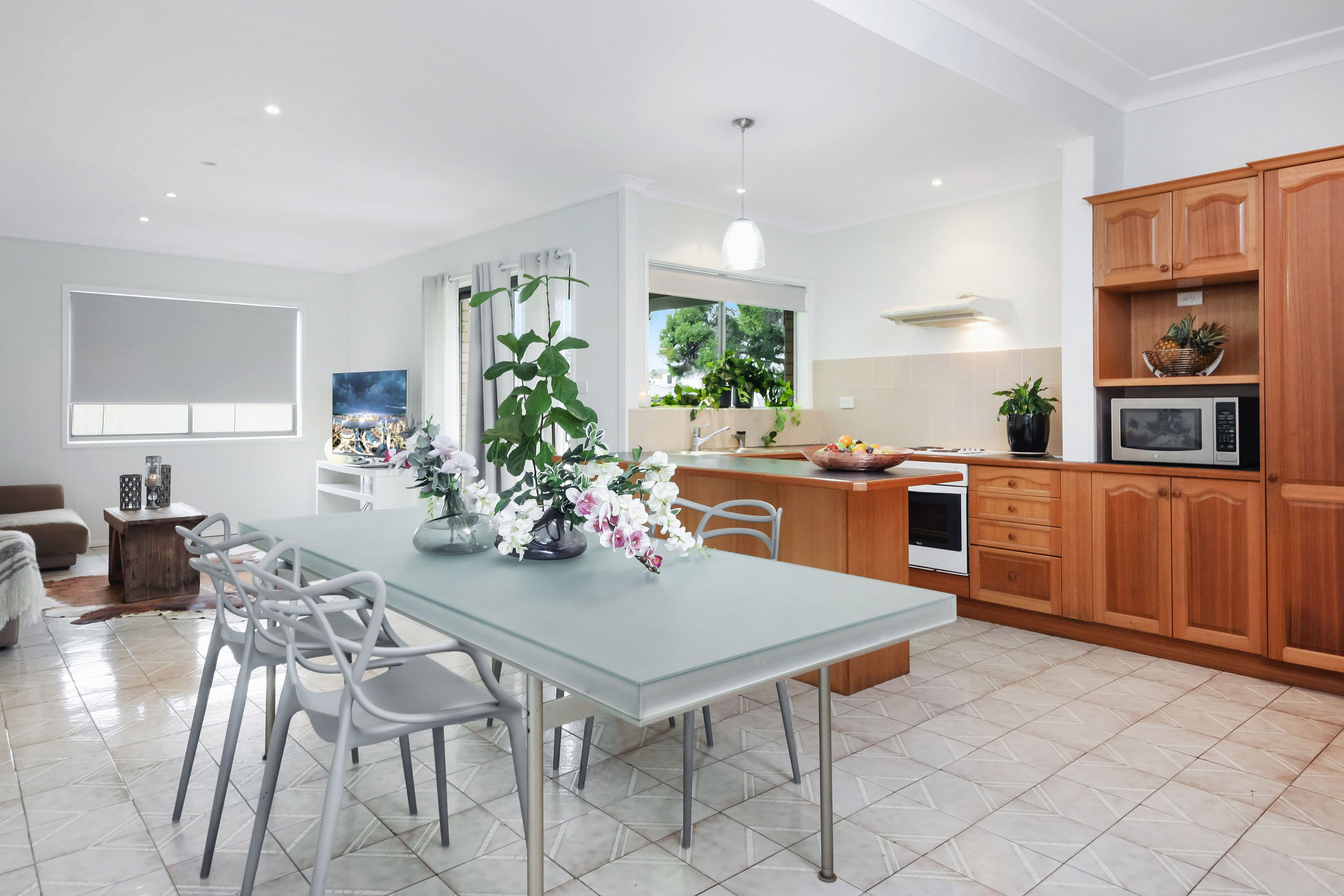 50 Amesbury Avenue, Sefton - Thumbnail 4