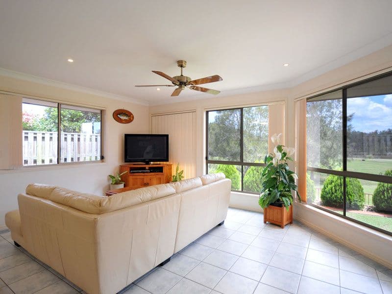 27 Tussock Crescent, ELANORA QLD 4221, Elanora - Thumbnail 2