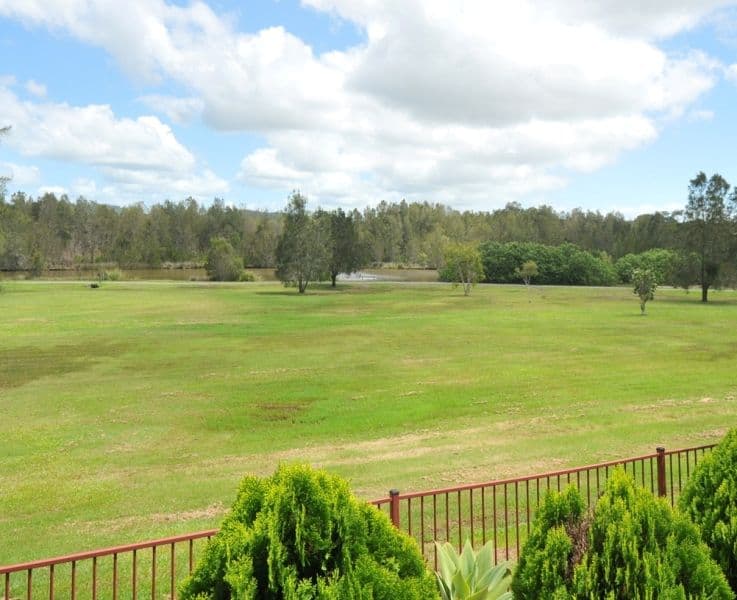 27 Tussock Crescent, ELANORA QLD 4221, Elanora - Thumbnail 4