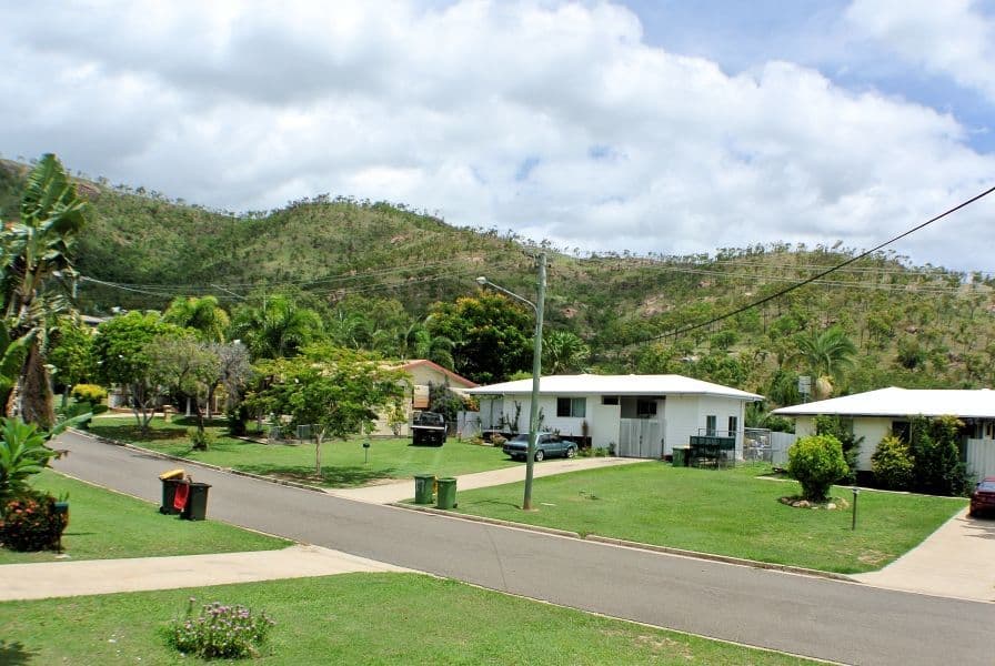 8 Linden Crescent, WULGURU QLD 4811, Wulguru - Thumbnail 2