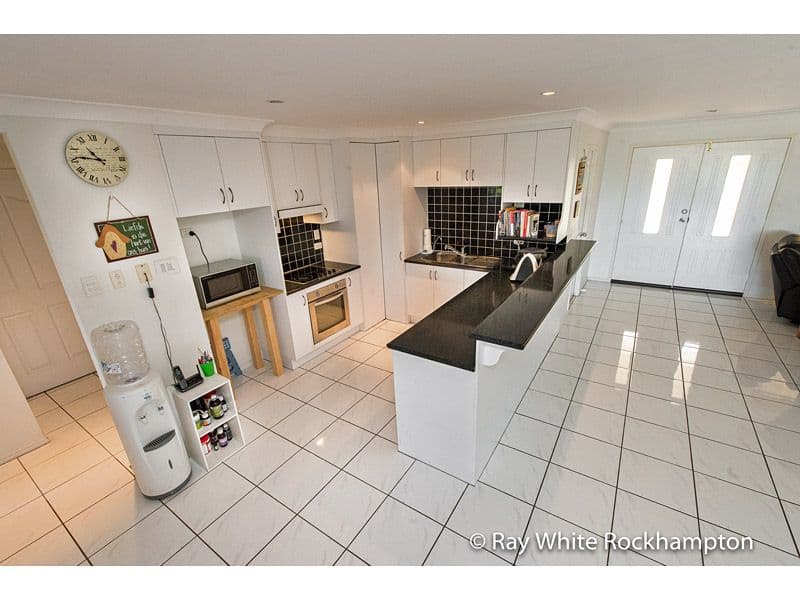 7 Permien Street, Norman Gardens QLD 4701, Norman Gardens - Thumbnail 5