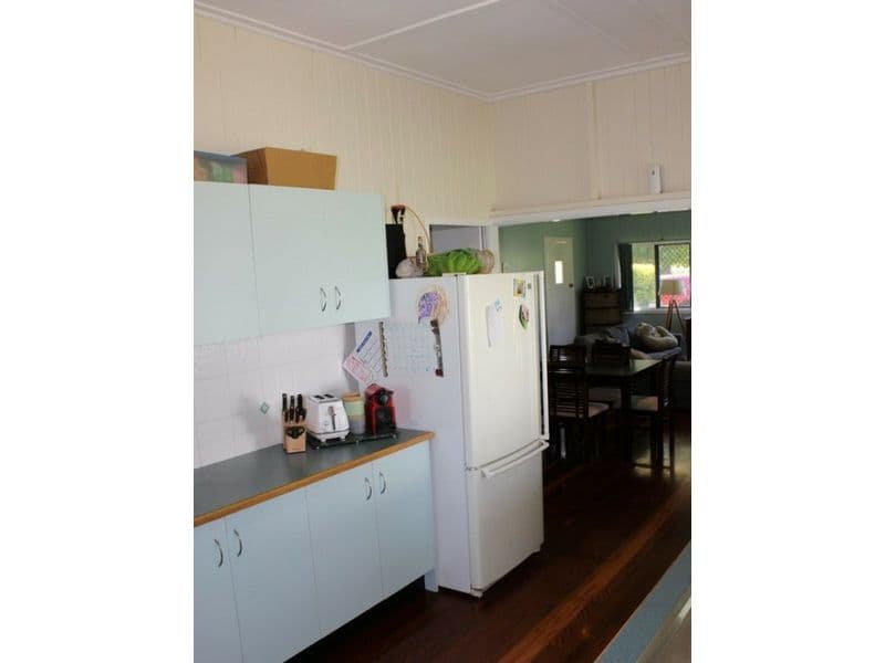 8 Cullen Avenue, Gayndah QLD 4625, Gayndah - Thumbnail 3