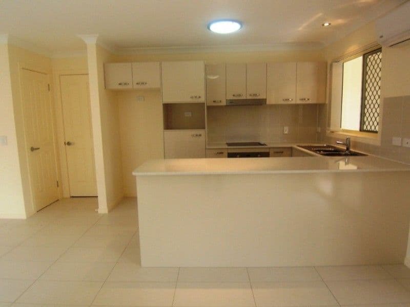 35 Sammells Drive, CHERMSIDE QLD 4032, Chermside - Thumbnail 3