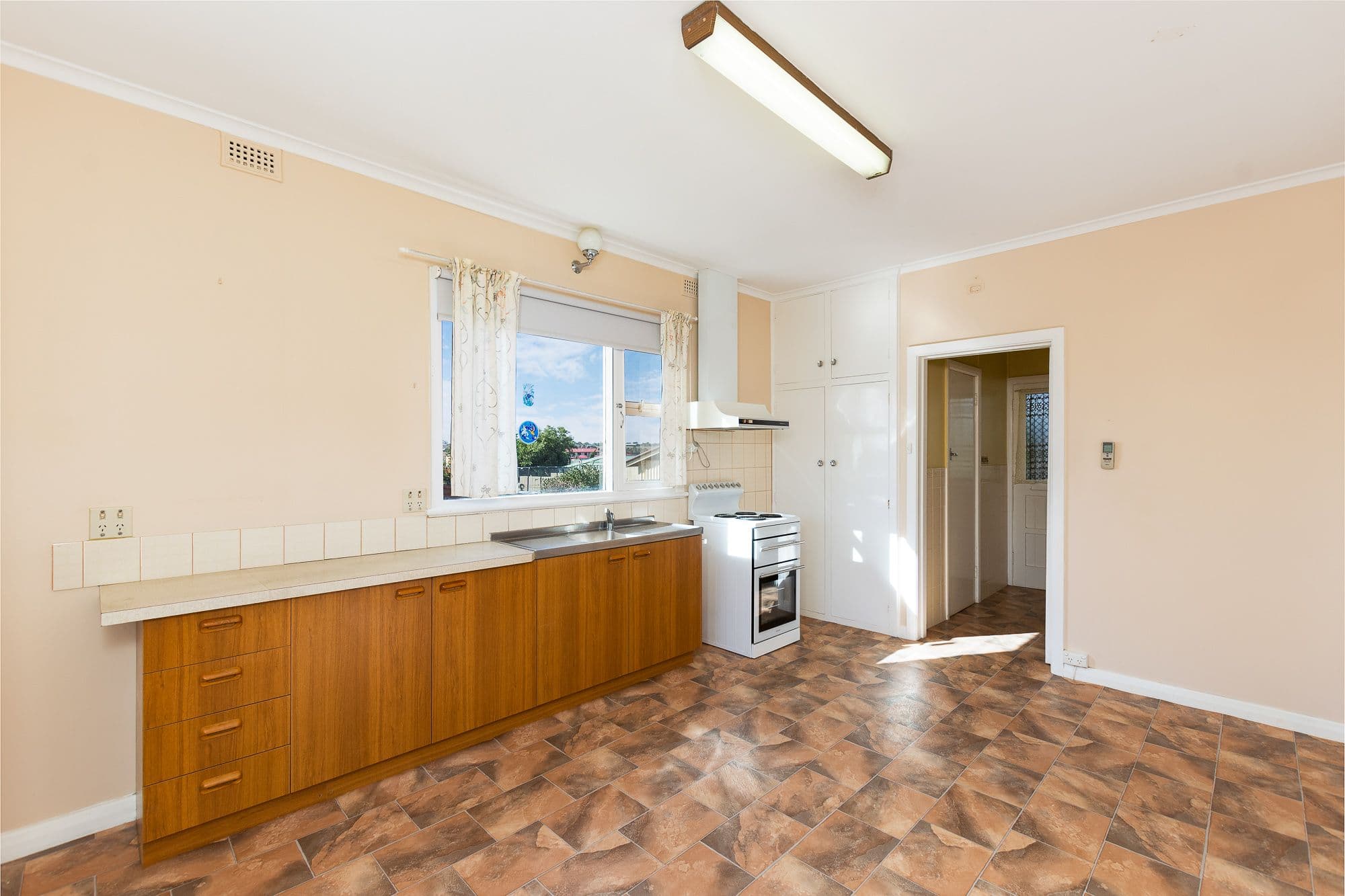 10 Leslie Street, Murray Bridge SA 5253, Murray Bridge - Thumbnail 6