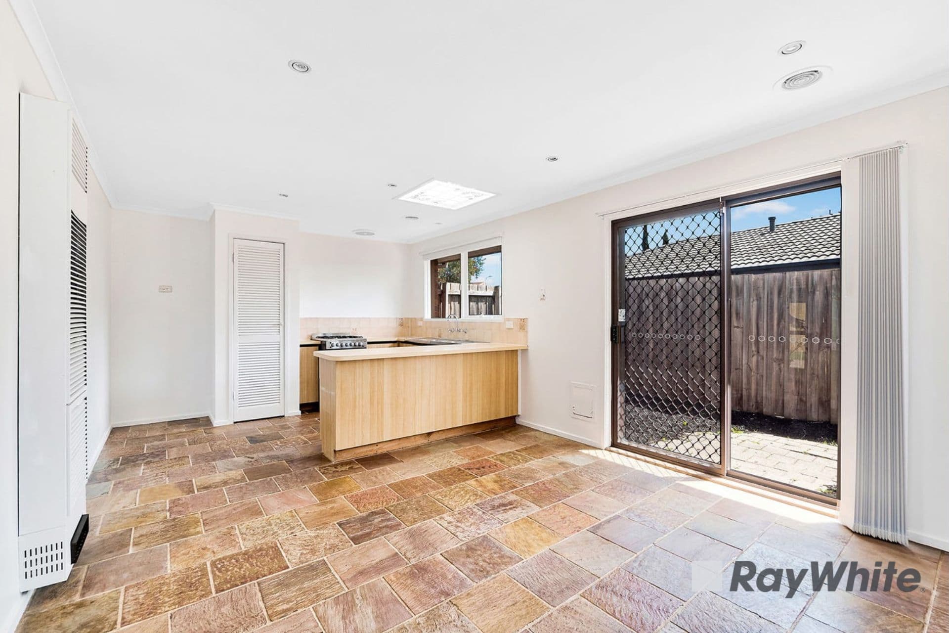 44 Marylyn Place, Cranbourne VIC 3977, Cranbourne - Thumbnail 4