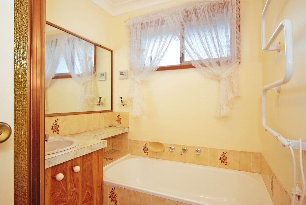 15 Ocean Beach Drive, SHELLHARBOUR NSW 2529, Shellharbour - Thumbnail 5