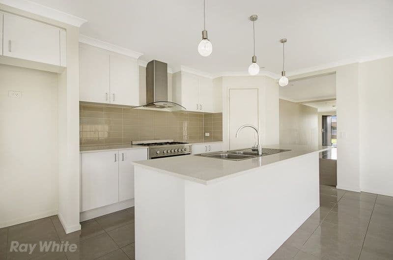 34 Hamish Drive, Bannockburn VIC 3331, Bannockburn - Thumbnail 2