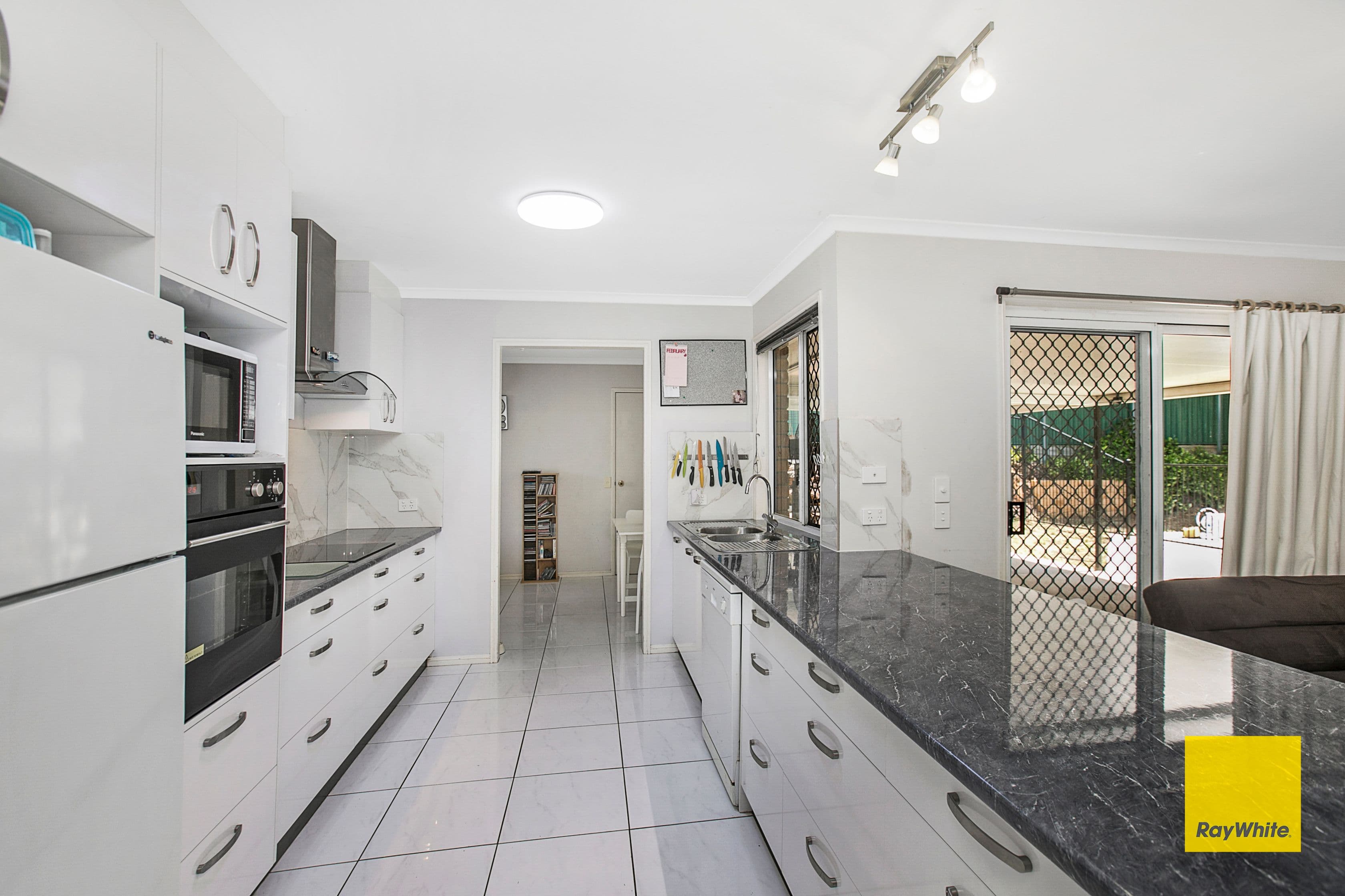 25 Pinewood Street, Capalaba QLD 4157, Capalaba - Thumbnail 4