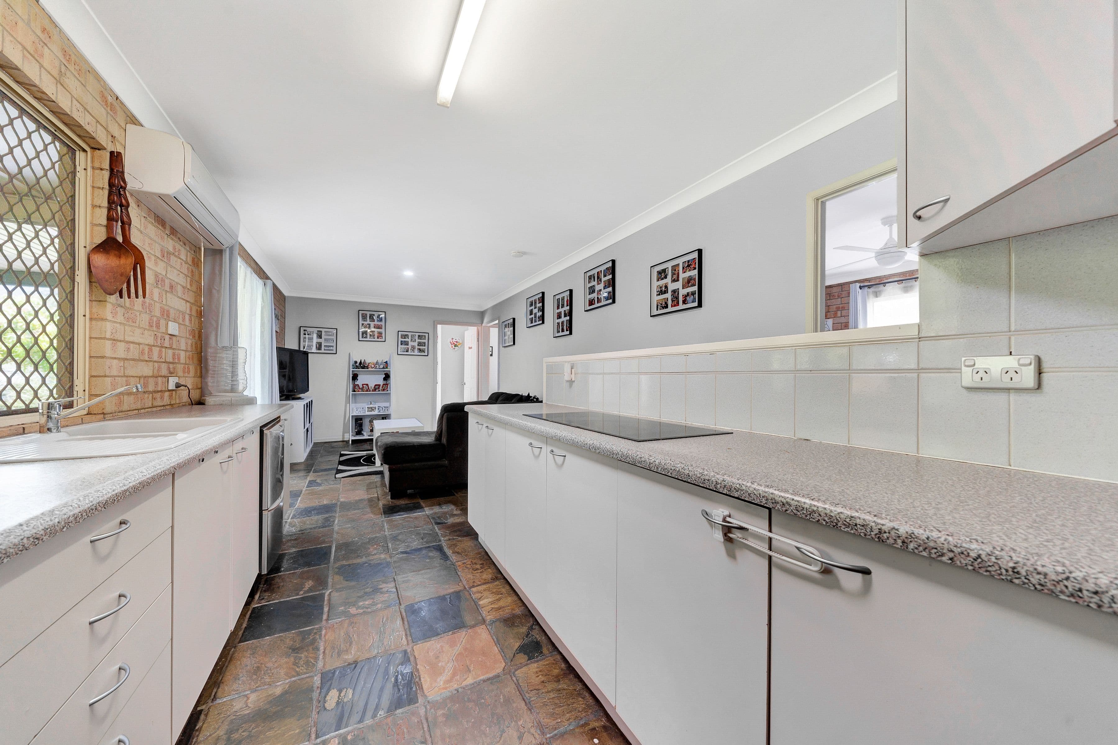 42 Moore Street, Loganlea QLD 4131, Loganlea - Thumbnail 5