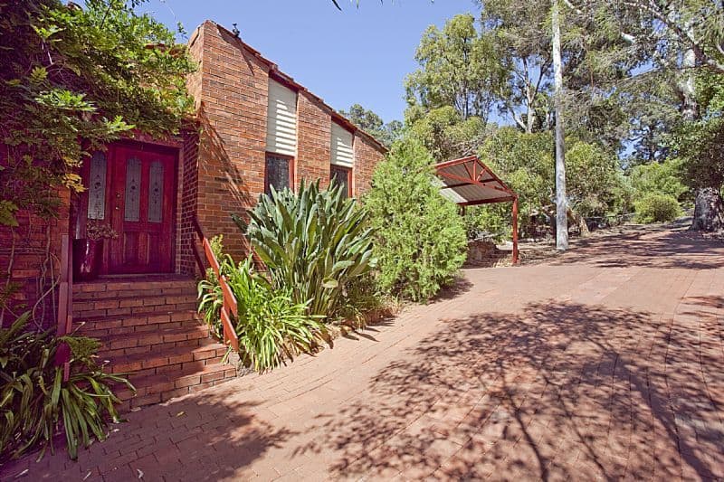13 Palmateer Drive, CARMEL WA 6076, Carmel - Thumbnail 2