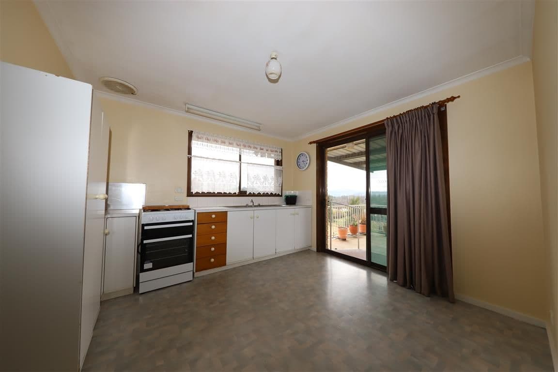 22 Simpson Street, Tumut NSW 2720, Tumut - Thumbnail 3