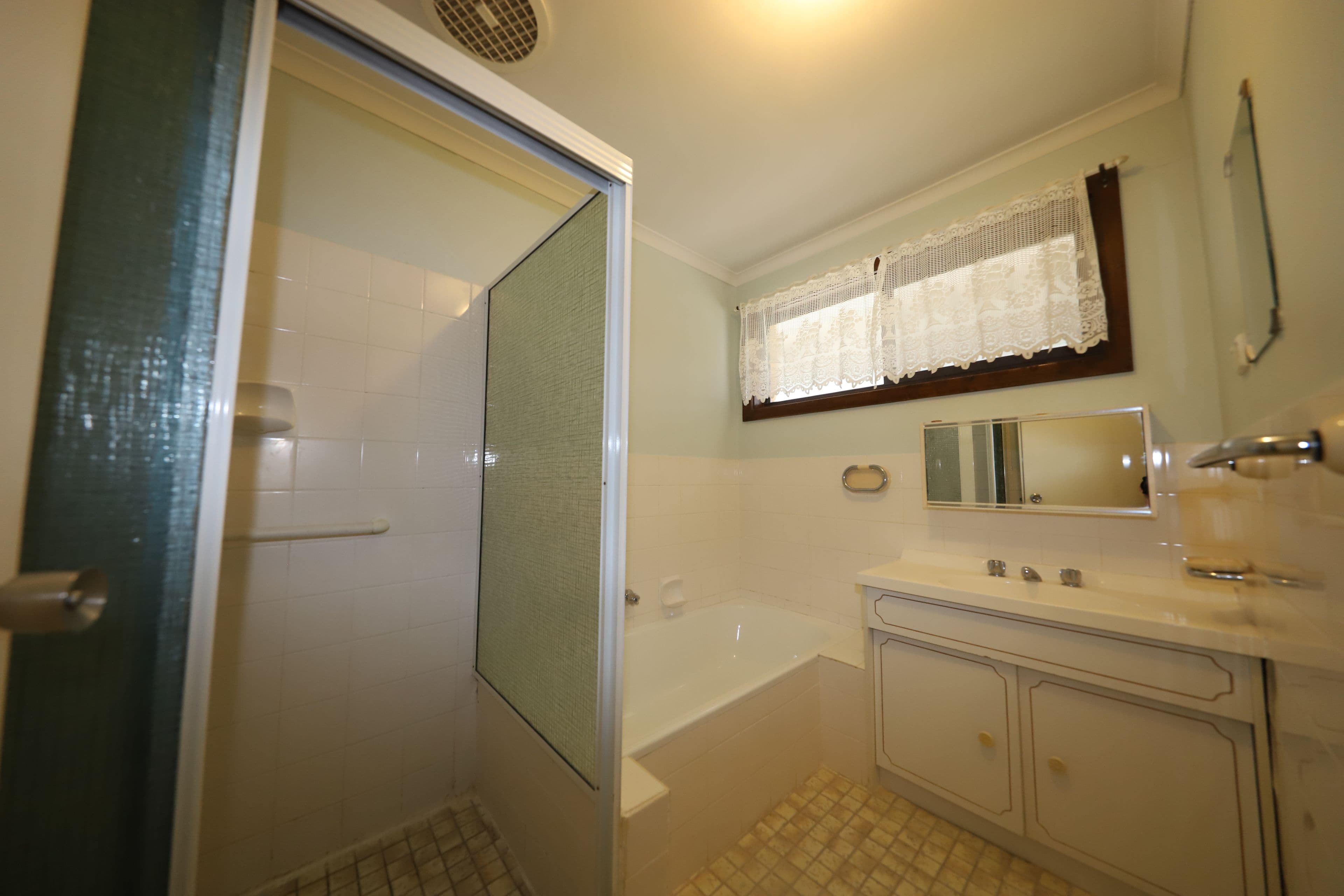 22 Simpson Street, Tumut NSW 2720, Tumut - Thumbnail 4