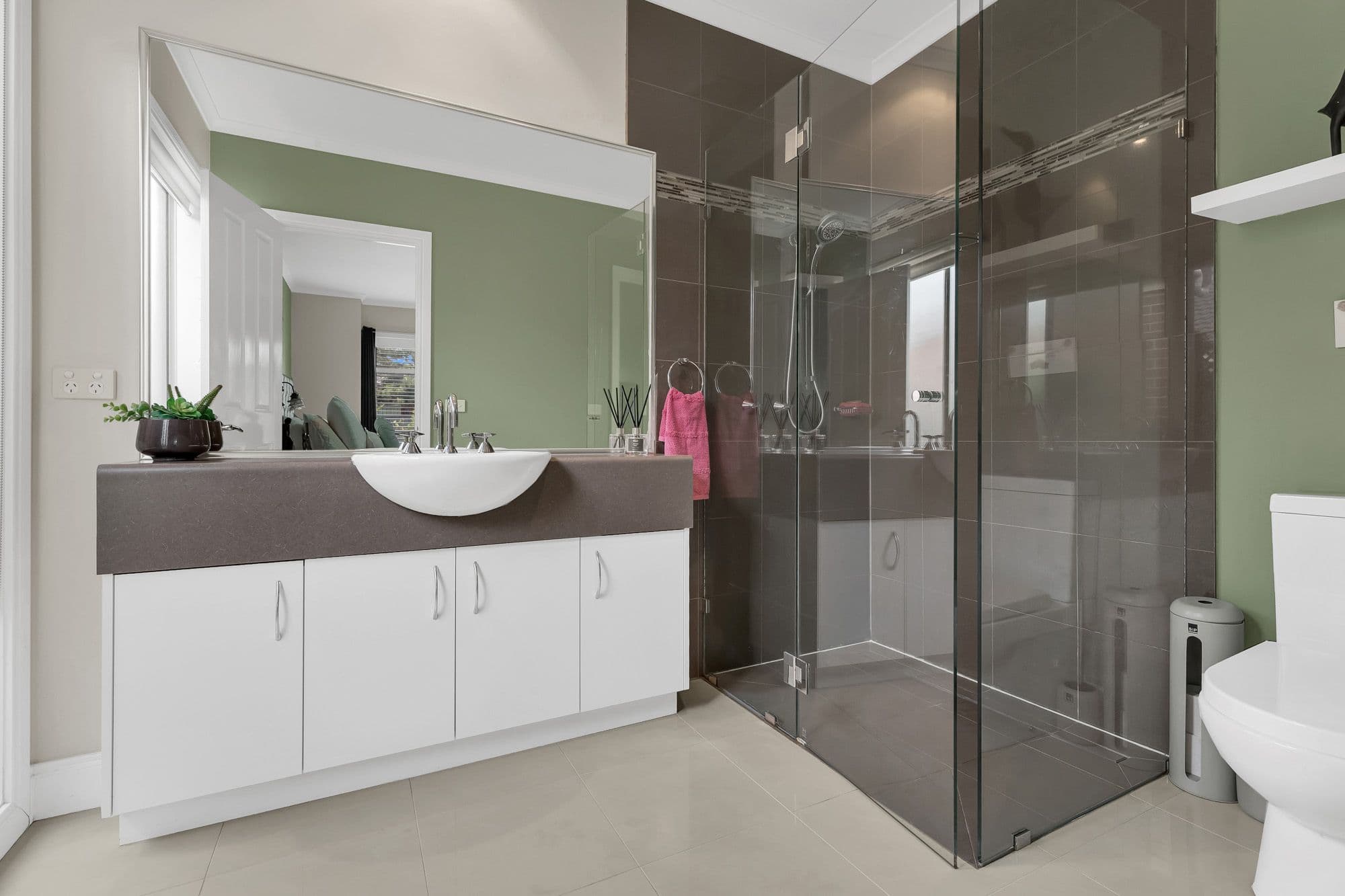 5 Peppermint Crescent, Manor Lakes VIC 3024, Manor Lakes - Thumbnail 3