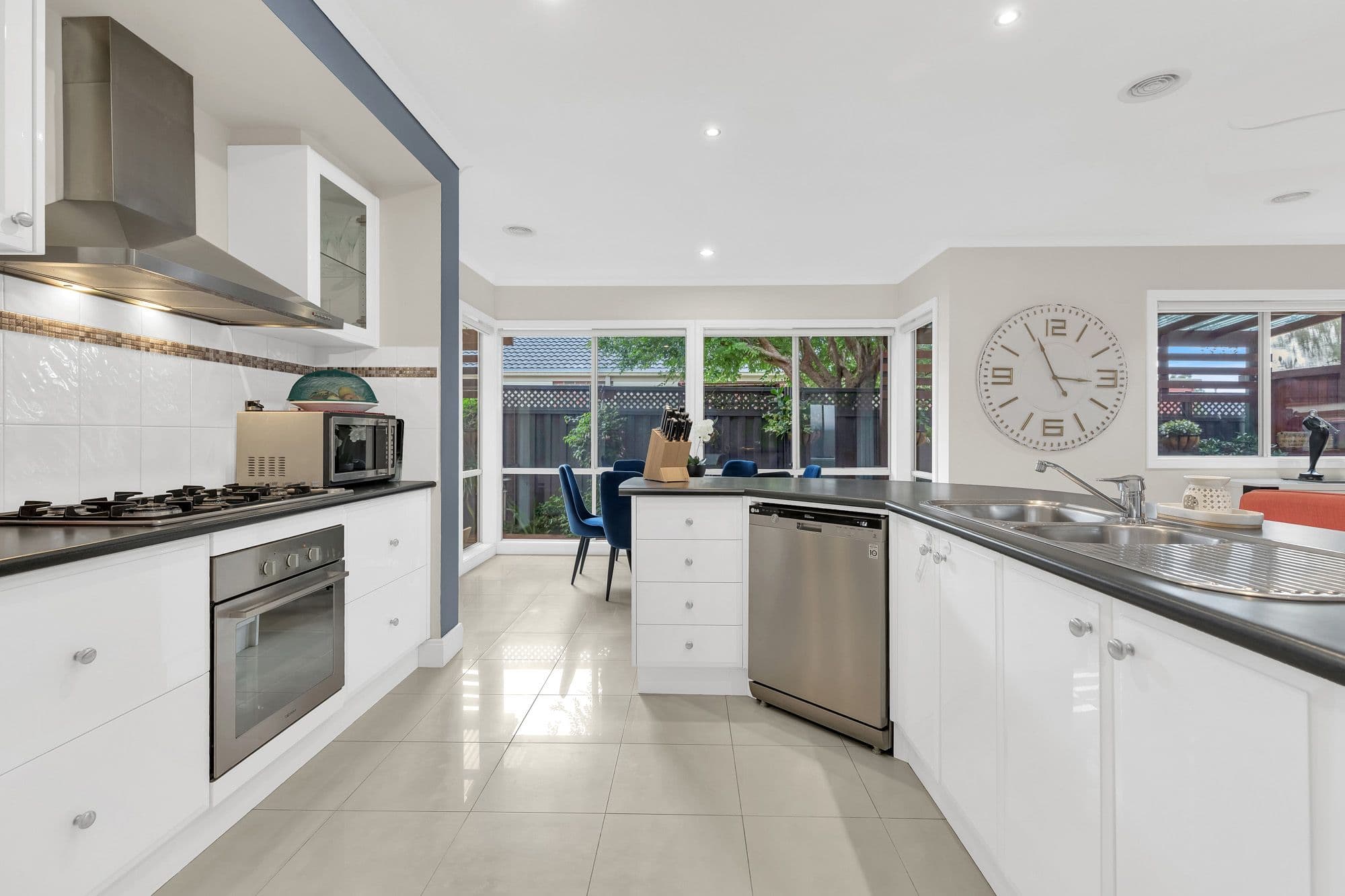 5 Peppermint Crescent, Manor Lakes VIC 3024, Manor Lakes - Thumbnail 6