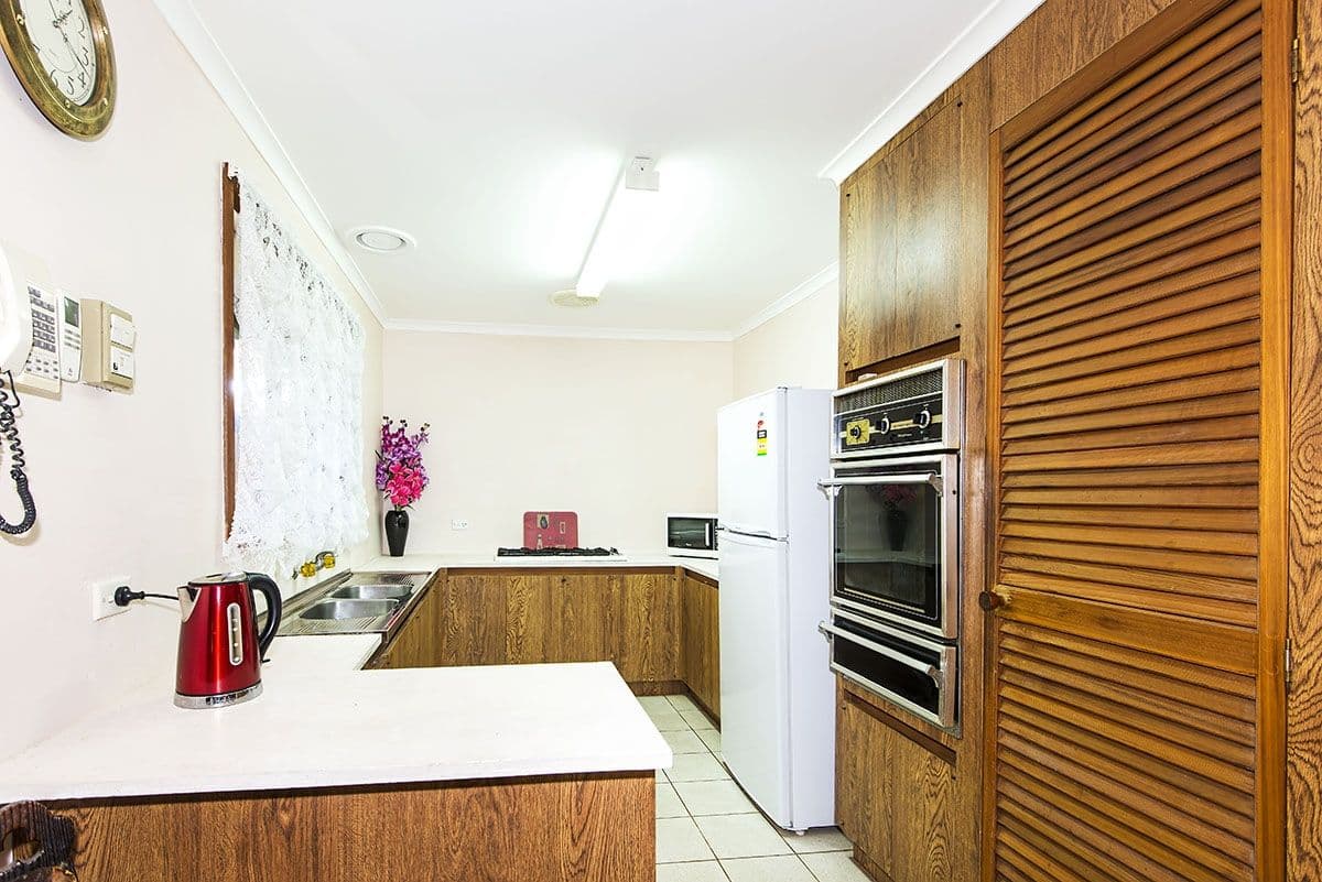 18 Buckmaster Drive, Mill Park VIC 3082, Mill Park - Thumbnail 2
