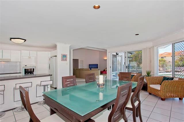 4 Greenwich Court, RUNAWAY BAY QLD 4216, Runaway Bay - Thumbnail 3