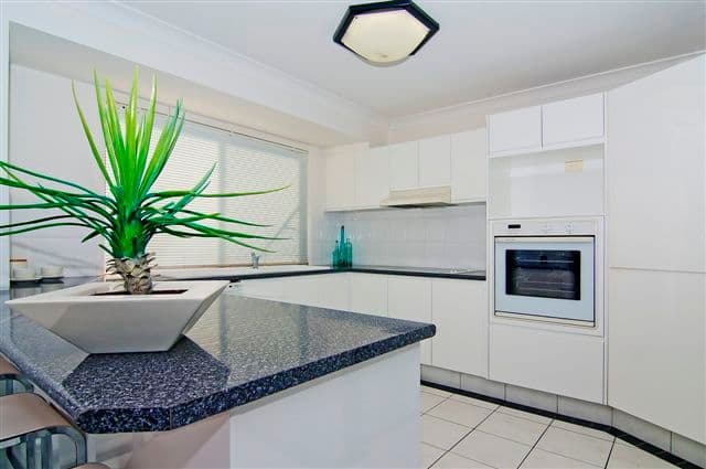 4 Greenwich Court, RUNAWAY BAY QLD 4216, Runaway Bay - Thumbnail 4