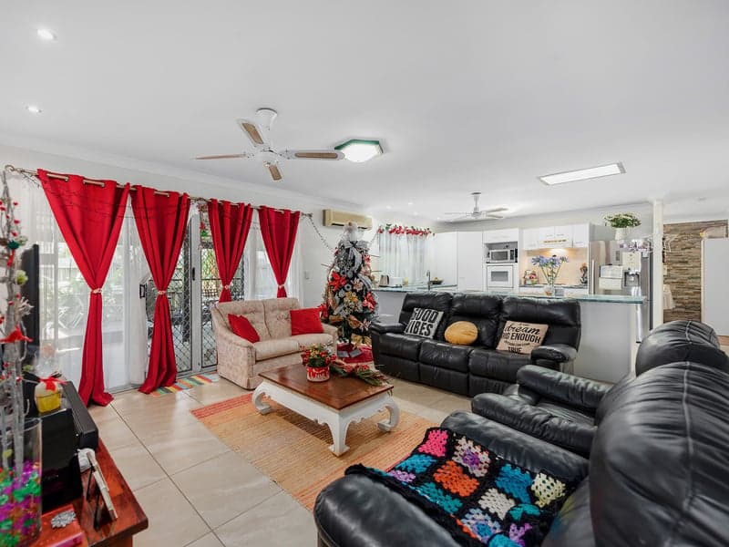11 Ferngrove Court, Heritage Park - Thumbnail 3
