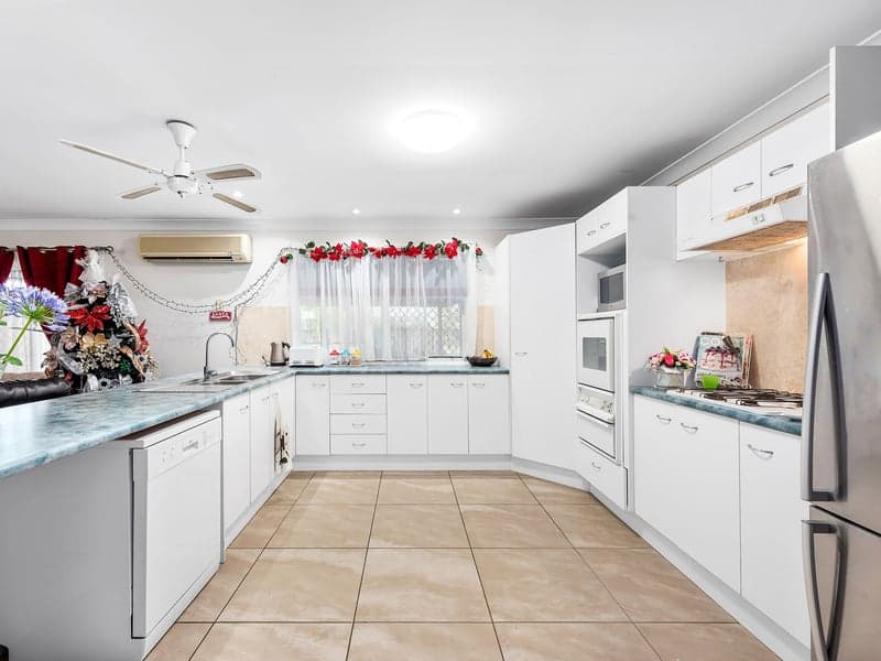 11 Ferngrove Court, Heritage Park - Thumbnail 4