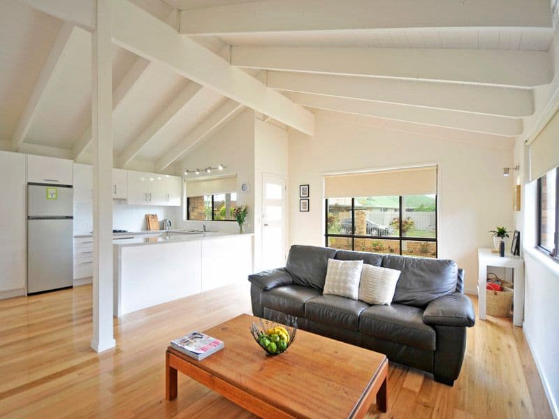 8 Cyclades Crescent, CURRUMBIN WATERS QLD 4223, Currumbin Waters - Thumbnail 3