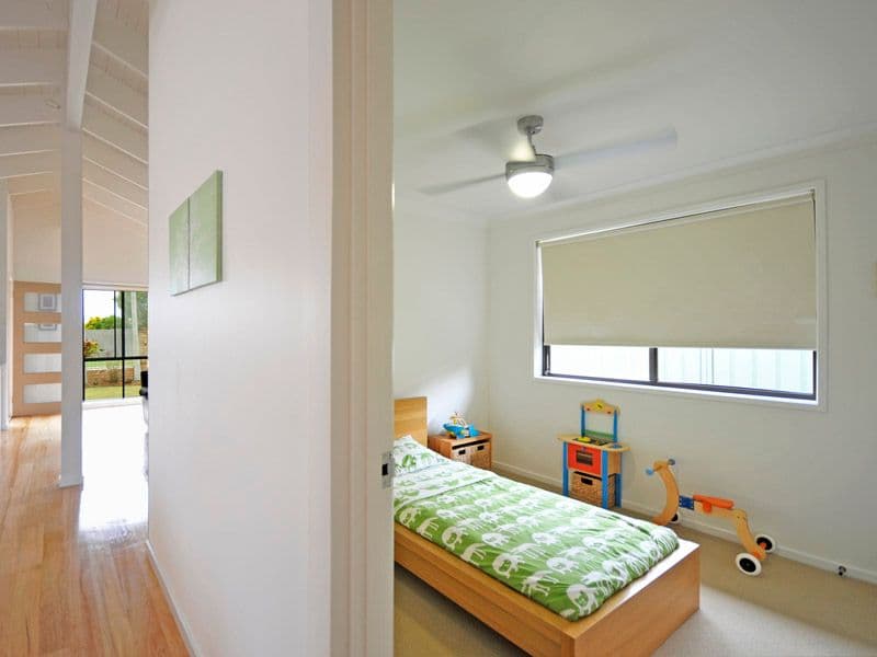 8 Cyclades Crescent, CURRUMBIN WATERS QLD 4223, Currumbin Waters - Thumbnail 4
