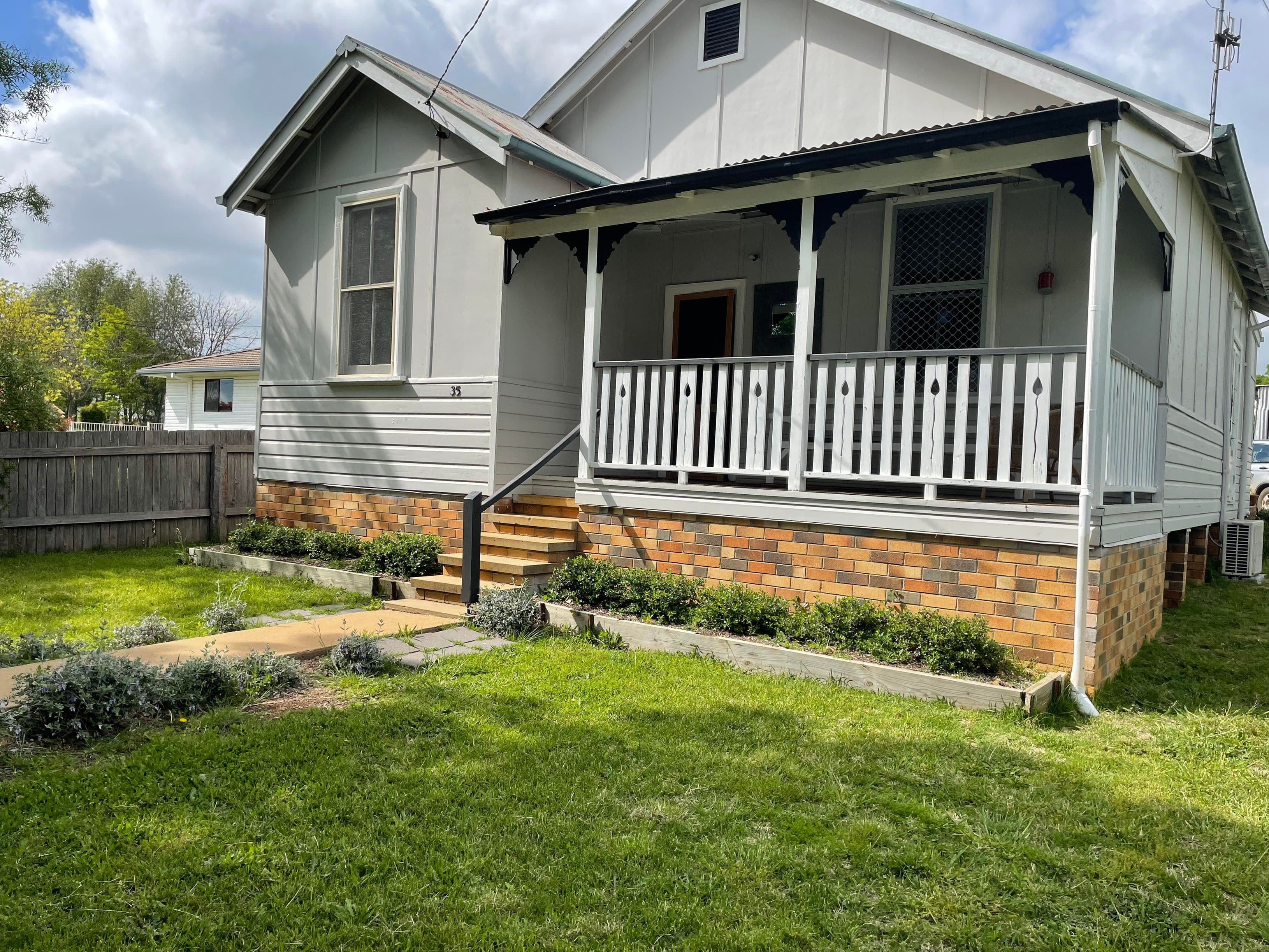 35 Taylor Street, Glen Innes NSW 2370, Glen Innes - Image 1