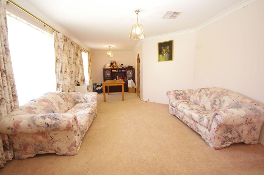 10 Tanager Trail, BALLAJURA WA 6066, Ballajura - Thumbnail 3