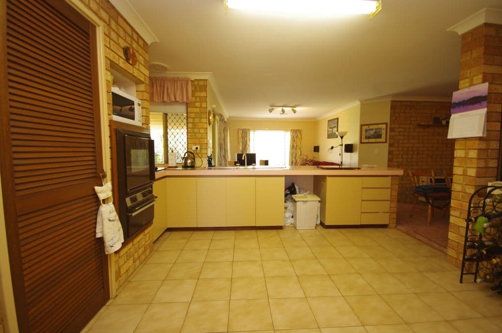 10 Tanager Trail, BALLAJURA WA 6066, Ballajura - Thumbnail 6