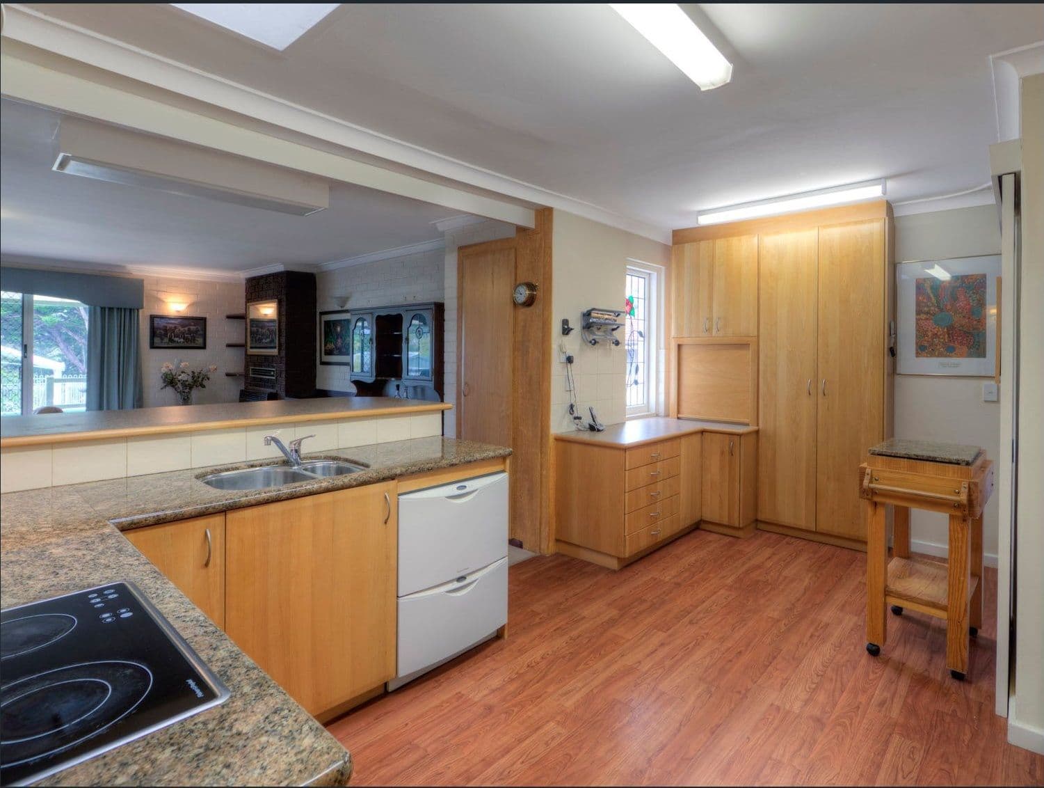 28 Sampson Road, Kalamunda WA 6076, Kalamunda - Thumbnail 3