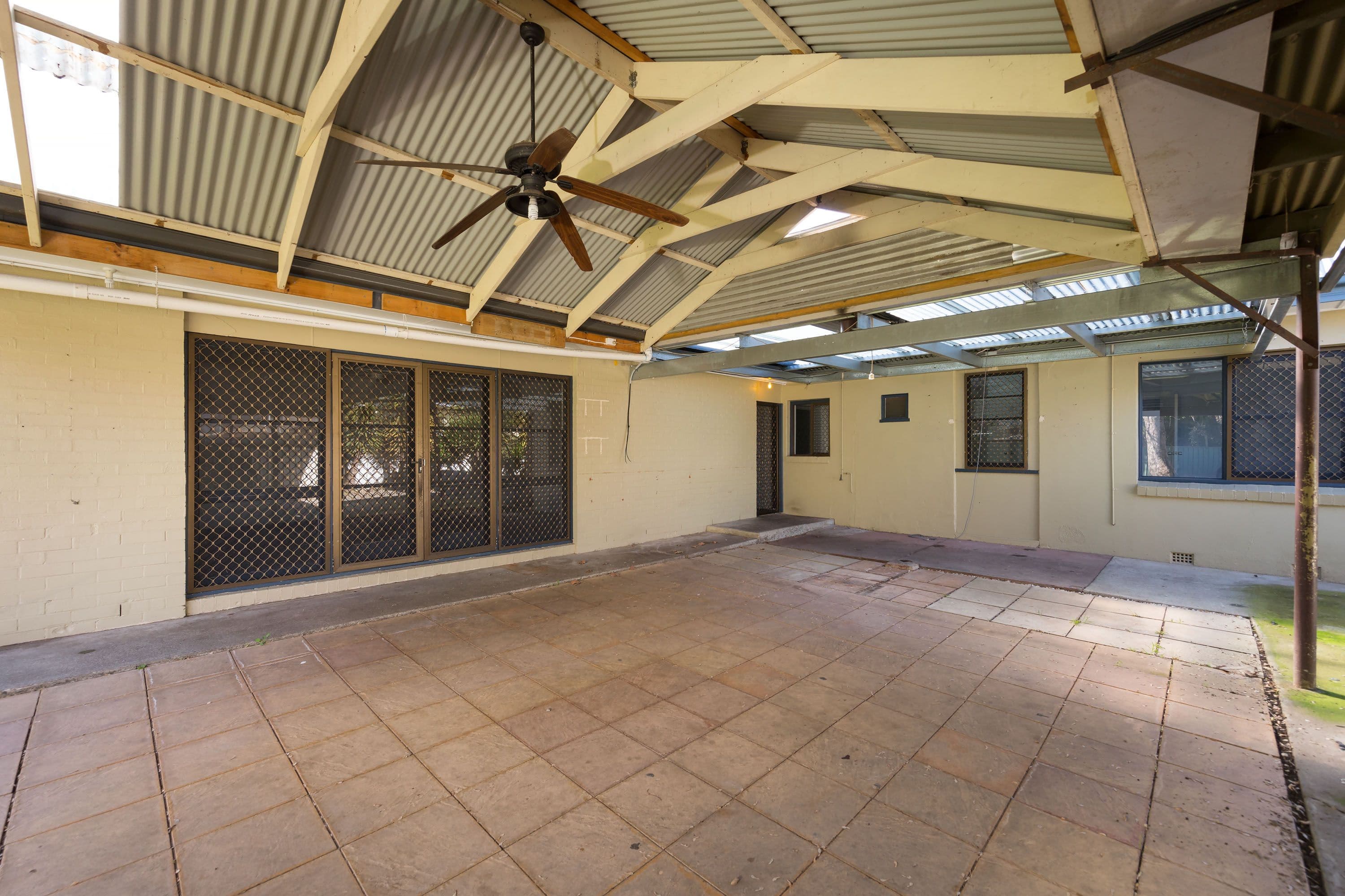 329 Macauley Street, South Albury - Image 1