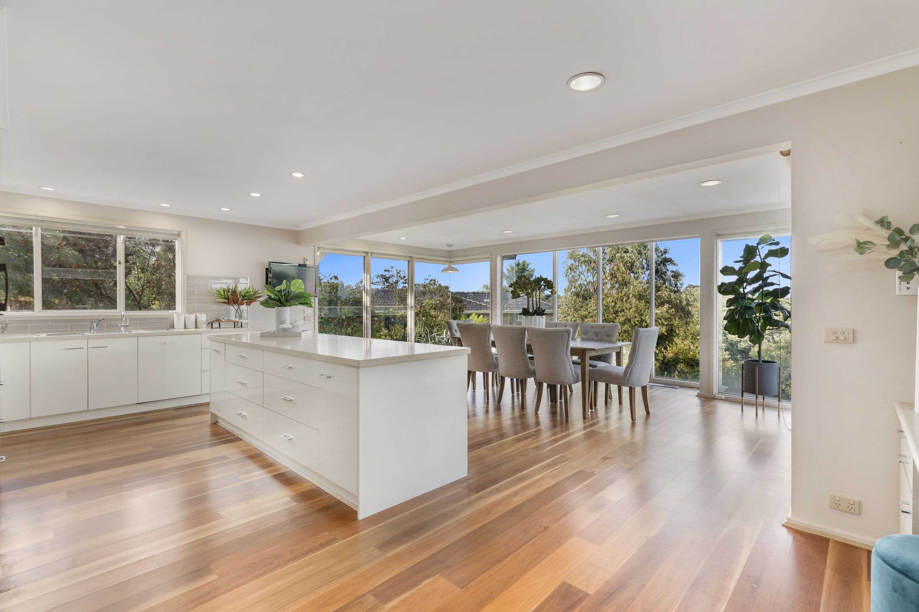 5 Ravenswood Court, Glen Waverley VIC 3150, Glen Waverley - Thumbnail 5